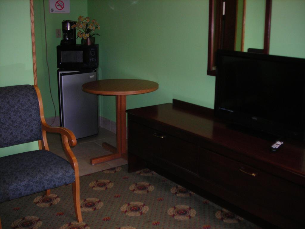 Deer Trail Motel Wisconsin Dells Room photo