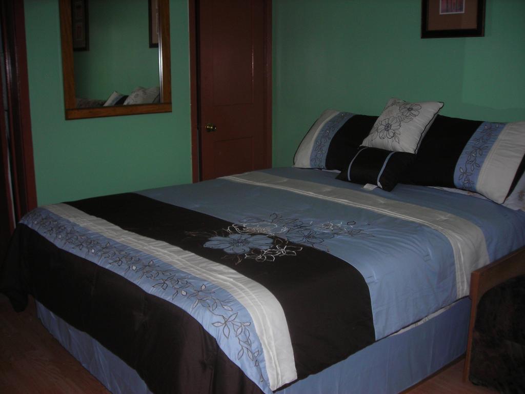 Deer Trail Motel Wisconsin Dells Room photo