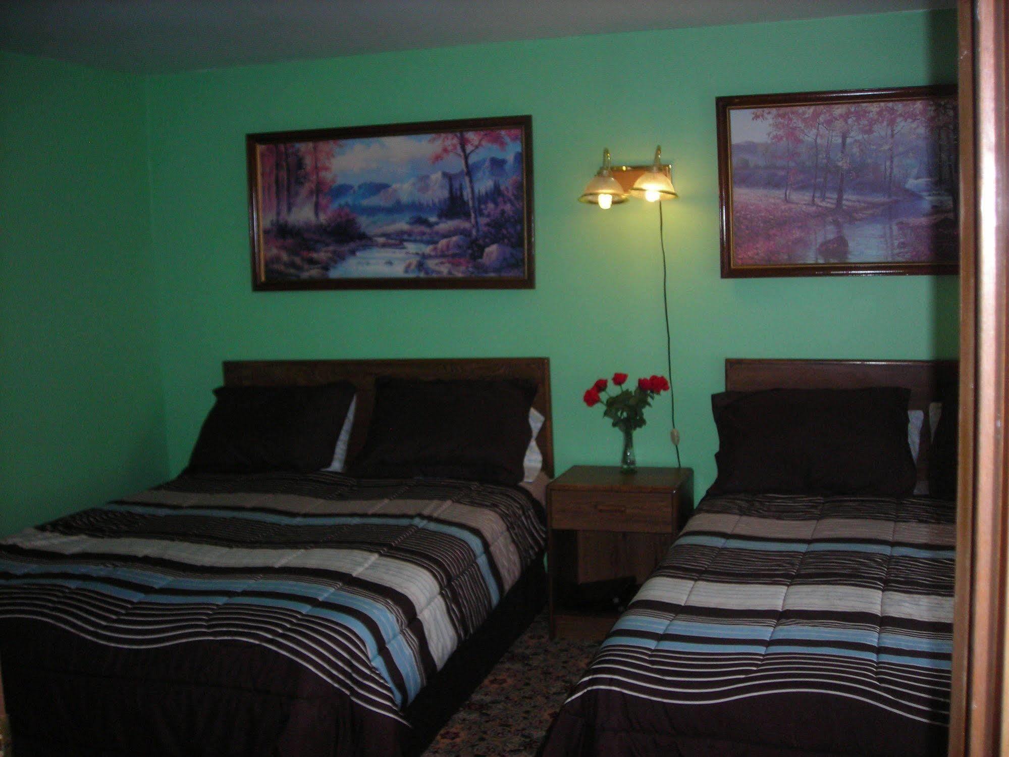 Deer Trail Motel Wisconsin Dells Exterior photo